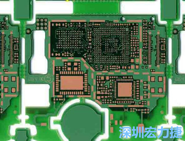 在產(chǎn)品極度要求小型化設(shè)計(jì)時(shí)，可利用HDI板材壓縮主板面積，同時(shí)具減輕重量?jī)?yōu)點(diǎn)。