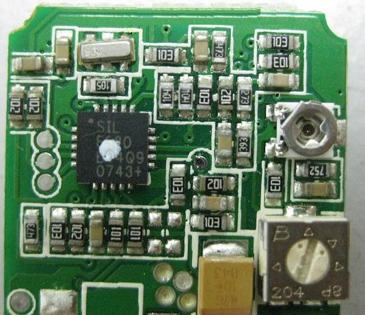 PCBA加工IC元件主要分為DIP及SMD兩大類(lèi)，DIP 插件的IC，SMD (Surface Mount Device) 表面貼裝元件。